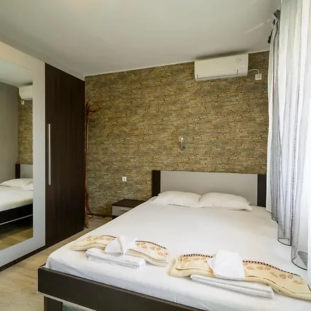 Yanevi بيت ضيافة لوزينيتس