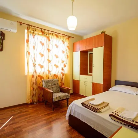 Yanevi بيت ضيافة لوزينيتس