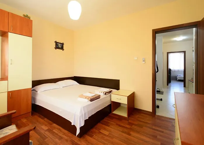 Yanevi Guest house *